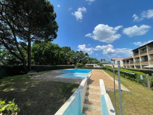 Appartements Studio a 2 min a pied de la plage, du port ostreicole et a 5 min du centre-ville ! : photos des chambres