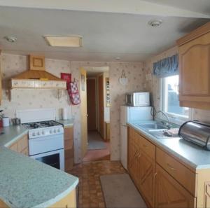 104-2 coral beach 6 berth 4 ADULTS MAX LEAD PERSON MUST BE OVER 30