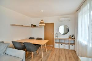 Urban city flat 4 guests with AC