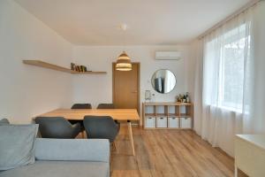 Urban city flat 4 guests with AC