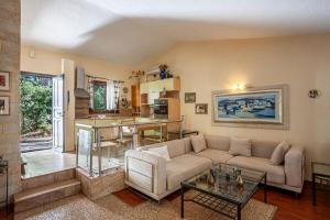 Sani Villa Suave with pool