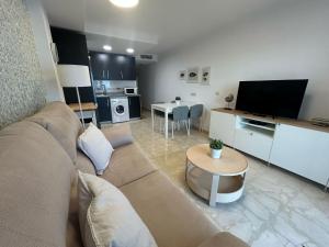 Moderno Apartamento en primera linea de playa con terraza y vistas al mar- Caleta del Puerto