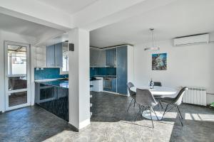 Sun & Soul Central Apartment