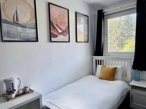 Roost Hill - Free Parking Zone