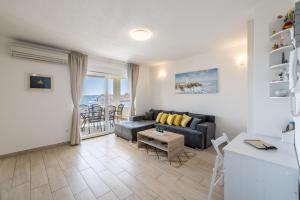Apart sa Terasom 250m od Plaže,Parking,Wi Fi,Roštilj 