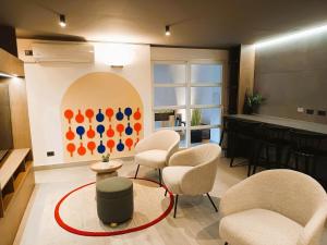 HOM I Wifi Cowork Piscina Ciudad Metro Almagro