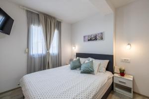 Apart sa Terasom 250m od Plaže,Parking,Wi Fi,Roštilj 