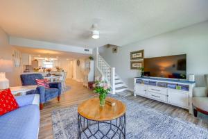 Private Balcony with Water Views Welaka Condo!