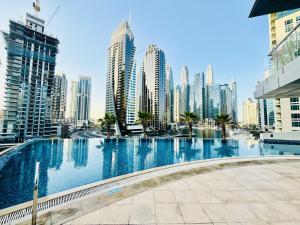 Stylish 1BHK in Marina Steps to Metro & Marina Walk - Ubytování bez kategorie ve městě Dubaj