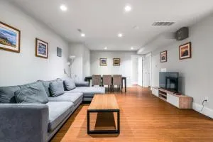 Modern High-Rise Retreat in the Heart of Burnaby! - Port Moody