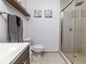 Ocean View, Amazing Sunsets, AC, Pool