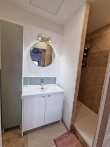 Maison neuve clim terrasse TV wifi fibré parking