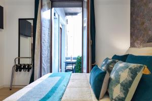 DUOMO Luxury Tiffany with balcony