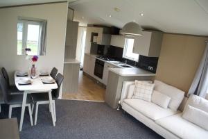 Cosy cabin for 6 in Great Billing