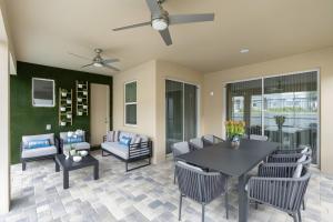 Brand New 6 Bedrooms At Solara Resort