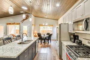 Hot Tub and Outdoor Living Relaxing Show Low Cabin