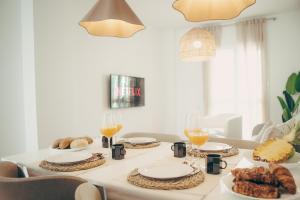 Azure Beachside Apartment - 50M from the Beach