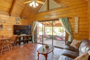 Access to Lake Okeechobee Cabin with Perks!