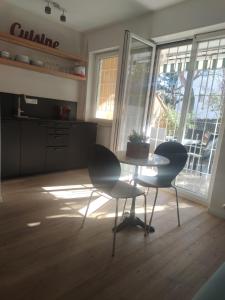 Lovely Apartment with pool and garden