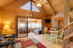 Cabin w Boat Launch & Pool Access in Okeechobee