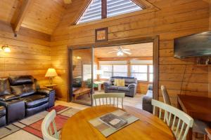 Cabin w Boat Launch & Pool Access in Okeechobee