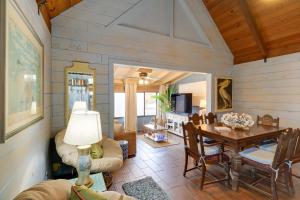 Fish On-Site Okeechobee Cabin with Pool Access