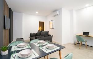 Nomad Malaga - Airport III