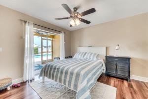 Chiquita Vacation Home With Pool