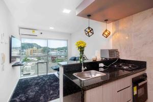 Luxury CTG Condo Near Beach Cold AC & Hot Water