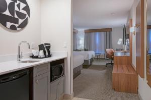 Holiday Inn Hotel and Suites-Kamloops by IHG