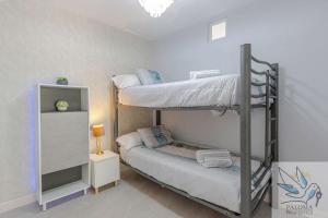 Benalbeach beautiful 2 BDR Apt with sea views