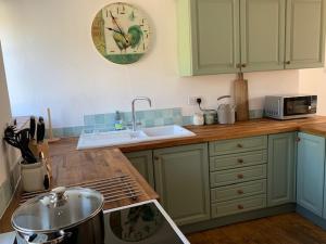 The Old Mill Cottagein the heart of Devon