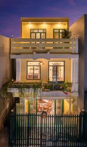 Goldland villa - 4BR 5BTH sauna & jacuzzi, billiard 5 My Khe beach