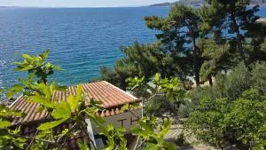 Family friendly seaside apartments Nemira, Omis - 4277 - Ravnice