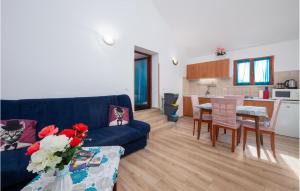 1 Bedroom Cozy Apartment In Pula 