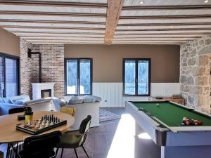 Grand gîte rénové, billard, baby-foot, vue sur rivière, terrasse, activités diverses - FR-1-582-76