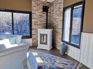 Grand gîte rénové, billard, baby-foot, vue sur rivière, terrasse, activités diverses - FR-1-582-76