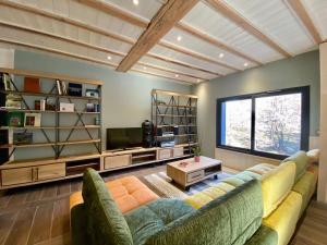 Grand gîte rénové, billard, baby-foot, vue sur rivière, terrasse, activités diverses - FR-1-582-76