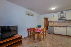 Apartment in Njivice - Insel Krk 54170