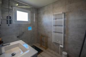 Maisons de vacances L-escapade Maison familiale 3 etoiles jardin & vue mer, proche plage : photos des chambres