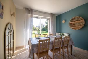 Maisons de vacances L-escapade Maison familiale 3 etoiles jardin & vue mer, proche plage : photos des chambres