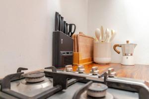 Parking, 6min to Beach & Downtown, High-Speed WiFi, Laundry Service, KingBed, PetsOK