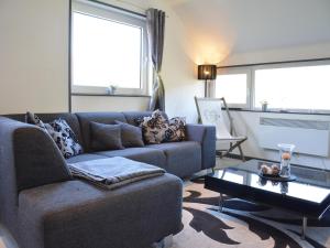 Lake-view apartment with sauna, hot tub