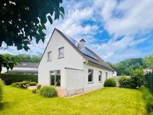 Charming Villa Near Wenduine Beach - Strooiendorp