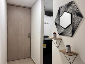 Apartasuite Sabaneta Vista a la ciudad parking