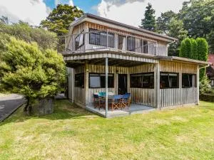 The Hut Retreat - Ohakune Holiday Home - Raetihi