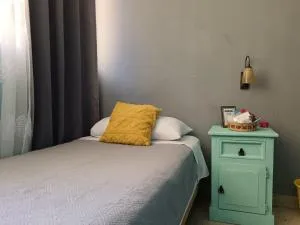 Habitación con baño compartido cerca al Parque San José - Sumidero