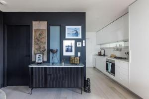 Jade Pavilion - Design, Culture & City Views