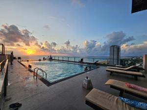 Ocean Breeze Sea View Luxury Apartments