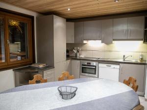 Appartement 3 chambres aux Gets avec balcon exposé sud, proche pistes et centre - FR-1-671-99